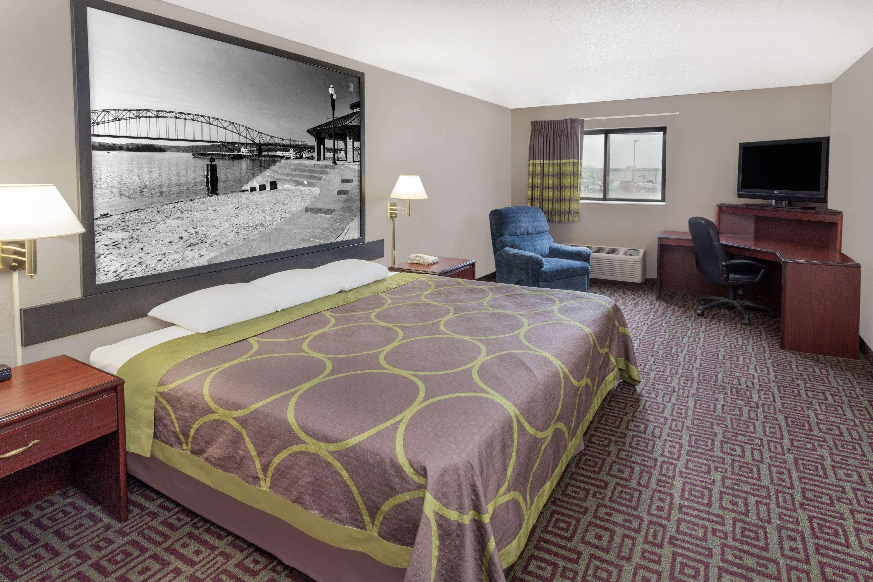 Super 8 By Wyndham Muscatine Hotel Exterior foto
