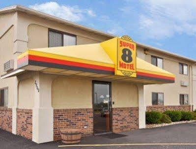 Super 8 By Wyndham Muscatine Hotel Exterior foto